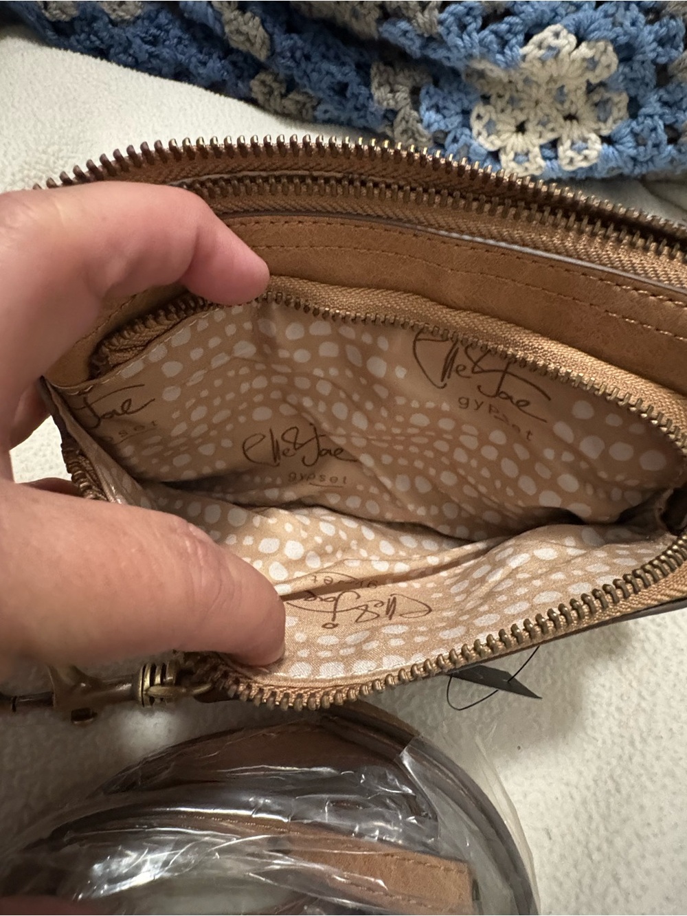 Elle Jae WAIMEA BAY WRISTLET IN SPARROW - Picture 4 of 9